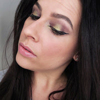 Deep Eggplant Purple Loose Mineral Eyeshadow • Galaxy