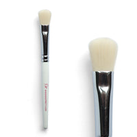 Root #14 Fluffy Flat Eyeshadow Brush