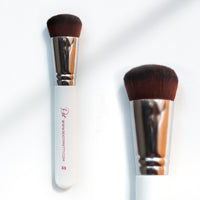 Root #33 Buffy Blending Brush